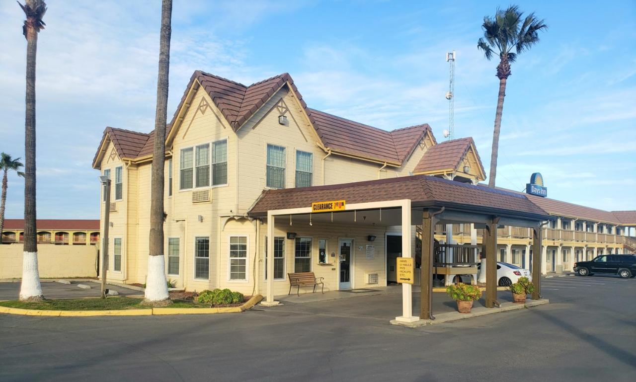 Days Inn By Wyndham Westley Екстериор снимка